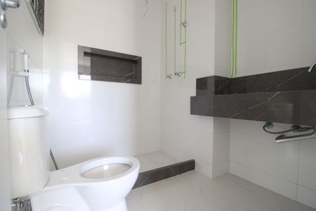 Apartamento para alugar com 70m², 2 quartos e 1 vagaBanheiro da suíte