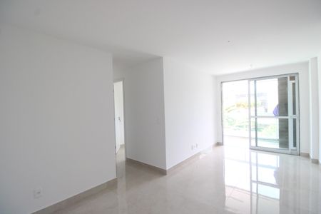 Sala de apartamento para alugar com 2 quartos, 70m² em Taquara, Rio de Janeiro