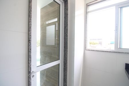 Apartamento para alugar com 70m², 2 quartos e 1 vagaÁrea de serviço