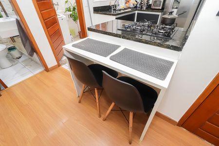 Sala de casa de condomínio para alugar com 2 quartos, 70m² em Vila Regina, São Paulo