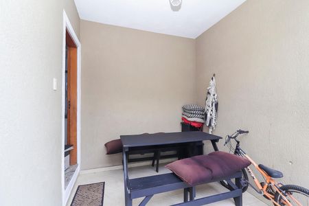 Casa de condomínio à venda com 70m², 2 quartos e 1 vagaEntrada