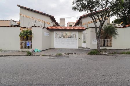 Casa de condomínio à venda com 70m², 2 quartos e 1 vagaFachada