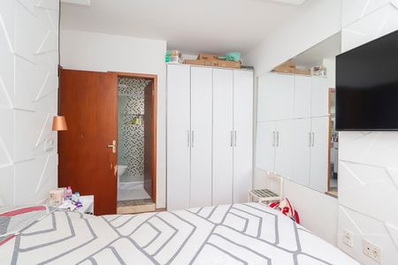 Quarto 1 - Suíte de casa de condomínio para alugar com 2 quartos, 70m² em Vila Regina, São Paulo