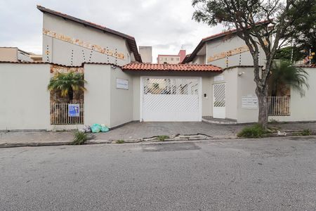 Casa de condomínio à venda com 70m², 2 quartos e 1 vagaFachada