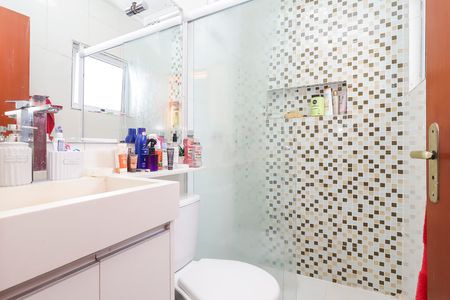 Banheiro da Suíte 1 de casa de condomínio para alugar com 2 quartos, 70m² em Vila Regina, São Paulo