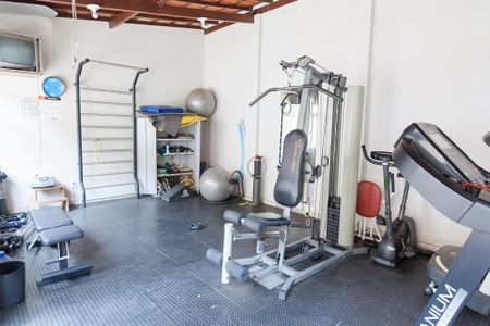 Apartamento à venda com 134m², 3 quartos e 3 vagas Apartamento à venda com 134m², 3 quartos e 3 vagasÁrea comum - Academia