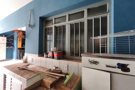 Casa para alugar com 252m², 3 quartos e 4 vagas Casa para alugar com 252m², 3 quartos e 4 vagasQuintal - Área de serviço