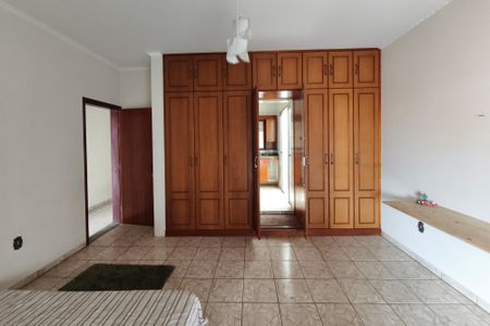 Casa para alugar com 252m², 3 quartos e 4 vagas Casa para alugar com 252m², 3 quartos e 4 vagasQuarto Suíte