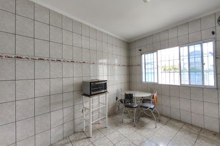 Casa para alugar com 252m², 3 quartos e 4 vagas Casa para alugar com 252m², 3 quartos e 4 vagasCozinha