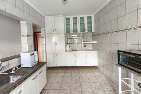 Casa para alugar com 252m², 3 quartos e 4 vagas Casa para alugar com 252m², 3 quartos e 4 vagasCozinha