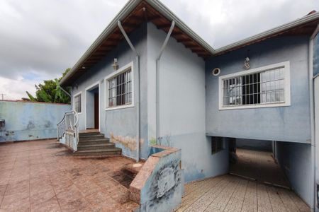 Casa para alugar com 252m², 3 quartos e 4 vagas Casa para alugar com 252m², 3 quartos e 4 vagasQuintal - Garagem