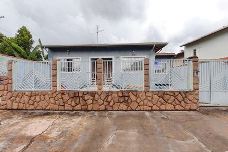 Casa para alugar com 252m², 3 quartos e 4 vagas Casa para alugar com 252m², 3 quartos e 4 vagasFachada