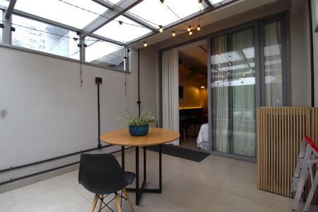 Varanda de kitnet/studio à venda com 1 quarto, 35m² em Indianópolis, São Paulo