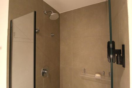 Banheiro de kitnet/studio à venda com 1 quarto, 35m² em Indianópolis, São Paulo