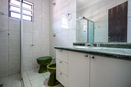 Casa à venda com 287m², 4 quartos e 2 vagasBanheiro 1