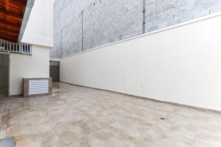 Casa para alugar com 450m², 3 quartos e 5 vagasQuintal
