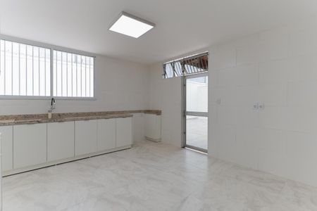 Casa para alugar com 450m², 3 quartos e 5 vagasCozinha