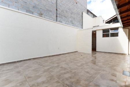 Casa para alugar com 450m², 3 quartos e 5 vagasQuintal