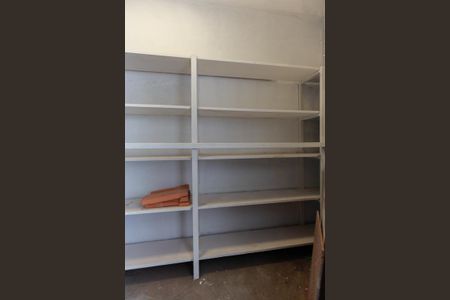 Casa para alugar com 450m², 3 quartos e 5 vagasDepósito