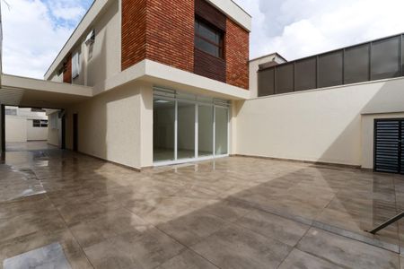 Casa para alugar com 450m², 3 quartos e 5 vagasGaragem