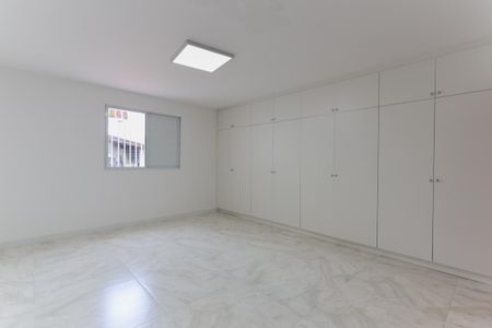Casa para alugar com 450m², 3 quartos e 5 vagasSuíte