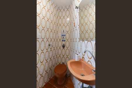 Casa para alugar com 450m², 3 quartos e 5 vagasBanheiro de serviço