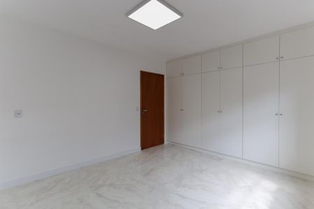 Casa para alugar com 450m², 3 quartos e 5 vagasQuarto 1