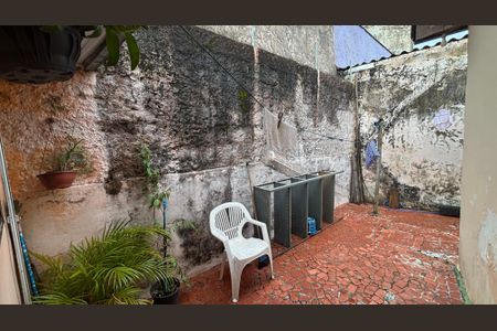 Casa à venda com 220m², 2 quartos e 1 vagaQuintal