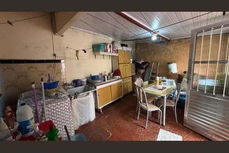 Casa à venda com 220m², 2 quartos e 1 vagaÁrea de Serviço