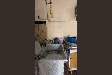 Casa à venda com 220m², 2 quartos e 1 vagaÁrea de Serviço