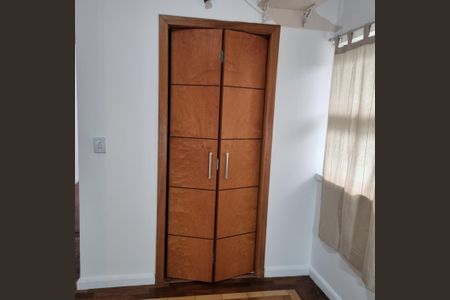 Apartamento à venda com 147m², 3 quartos e 1 vaga Apartamento à venda com 147m², 3 quartos e 1 vagaCloset