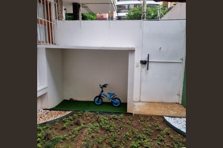 Apartamento à venda com 147m², 3 quartos e 1 vaga Apartamento à venda com 147m², 3 quartos e 1 vagaÁrea externa
