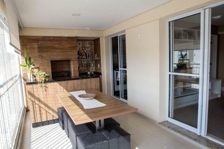 Apartamento à venda com 136m², 4 quartos e 3 vagasVaranda com churrasqueira