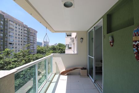 Apartamento à venda com 66m², 2 quartos e 1 vagaSala - Varanda
