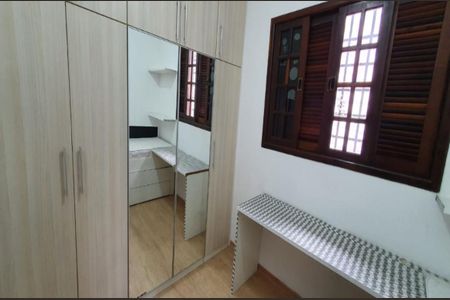 Casa para alugar com 3 quartos, 240m² em Vila Marina, São Paulo
