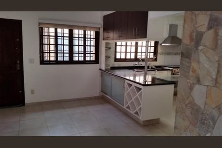 Casa para alugar com 3 quartos, 240m² em Vila Marina, São Paulo