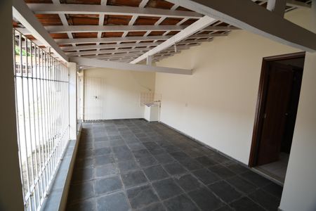 Casa à venda com 127m², 3 quartos e 4 vagasÁrea de Serviço