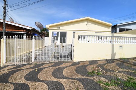 Casa à venda com 127m², 3 quartos e 4 vagasFachada / Placa