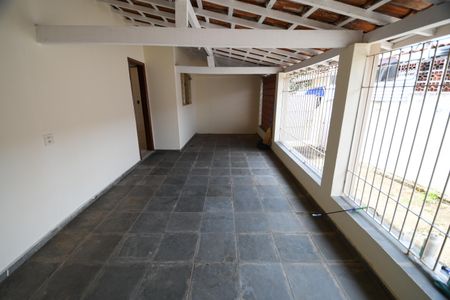 Casa à venda com 127m², 3 quartos e 4 vagasÁrea de Serviço