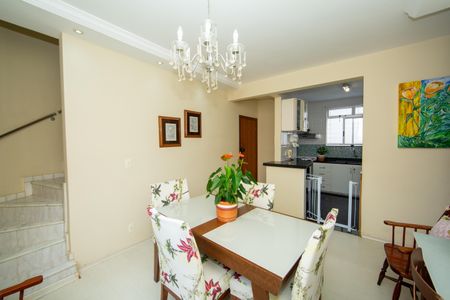 Apartamento à venda com 130m², 2 quartos e 2 vagasSALA