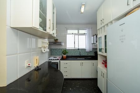 Apartamento à venda com 130m², 2 quartos e 2 vagasCOZINHA