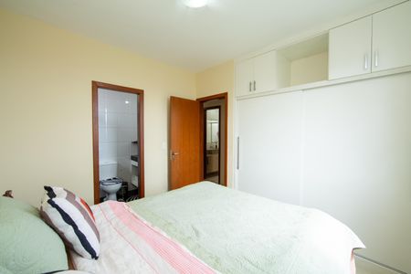 Apartamento à venda com 130m², 2 quartos e 2 vagasQUARTO2