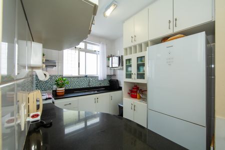 Apartamento à venda com 130m², 2 quartos e 2 vagasCOZINHA