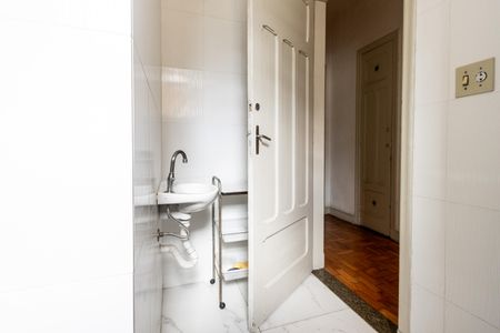 Casa para alugar com 252m², 5 quartos e 3 vagas Casa para alugar com 252m², 5 quartos e 3 vagasBanheiro do Corredor