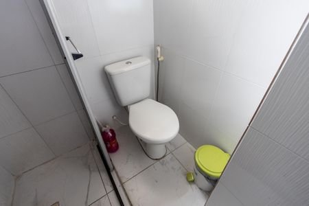 Casa para alugar com 252m², 5 quartos e 3 vagas Casa para alugar com 252m², 5 quartos e 3 vagasBanheiro do Corredor