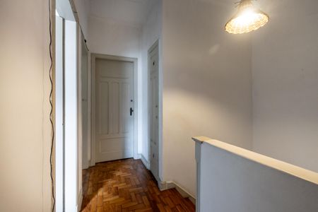 Casa para alugar com 252m², 5 quartos e 3 vagas Casa para alugar com 252m², 5 quartos e 3 vagasCorredor