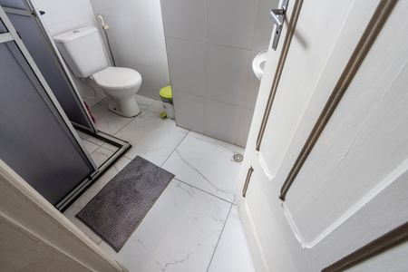 Casa para alugar com 252m², 5 quartos e 3 vagas Casa para alugar com 252m², 5 quartos e 3 vagasBanheiro do Corredor