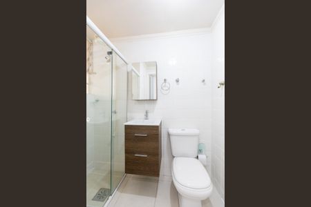 Banheiro de kitnet/studio para alugar com 1 quarto, 36m² em Centro, Campinas