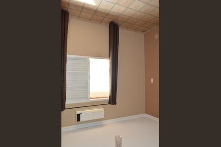 Casa de condomínio para alugar com 70m², 4 quartos e 3 vagasSuíte