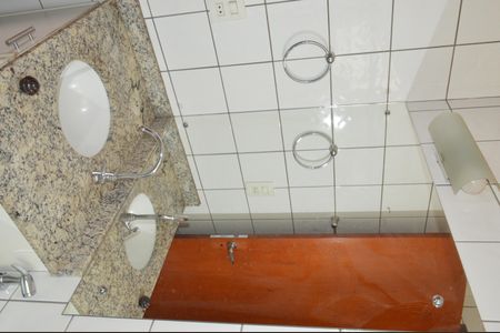 Casa de condomínio para alugar com 70m², 4 quartos e 3 vagasBanheiro da Suíte
